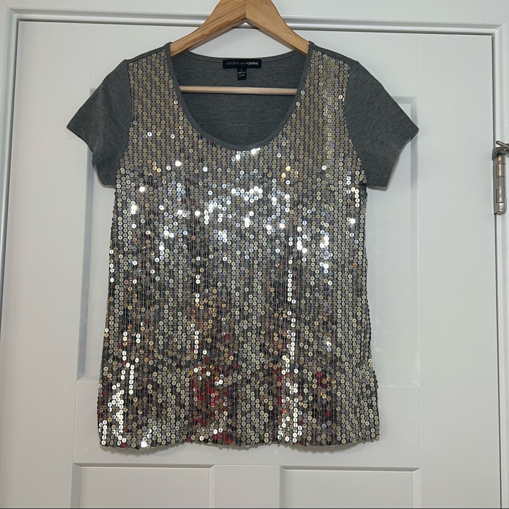 circles and cycles silver glitter top